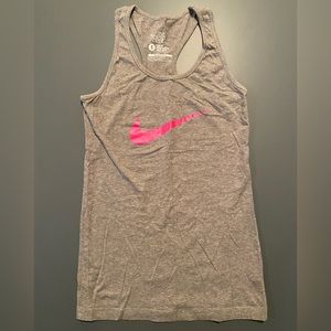 NIKE Women’s Slim-fit Racer Back Top